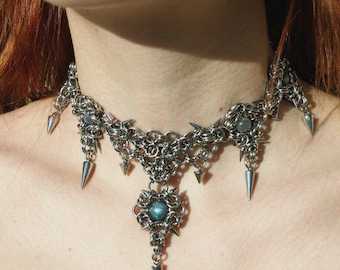 Chainmail necklace with natural moonstone