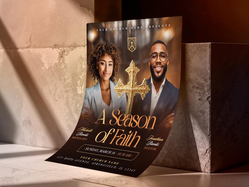 Może przedstawiać: Plakat promocyjny z napisem "A Season of Faith" z dwiema osobami i złotym krzyżem. Plakat ma ciemnobrązowe tło ze złotymi literami i opiera się o teksturowaną ścianę.