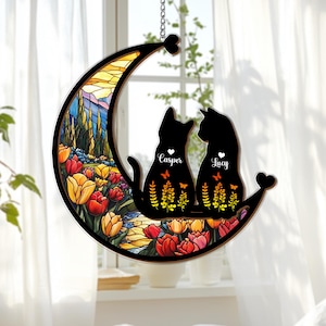 Atrapasol personalizado conmemorativo para gatos, regalo personalizado de raza de gato, pareja de gatos en la luna, colgante para ventana, Día de los Caídos