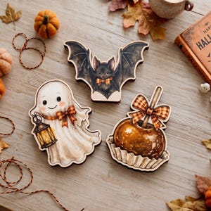 Conjunto de 6 peças decorativas vintage de madeira para o Halloween: gato preto, fantasma, morcego, abóbora e chapéu de bruxa para enfeitar prateleiras. Bandeja decorativa fofa e assustadora para o outono.