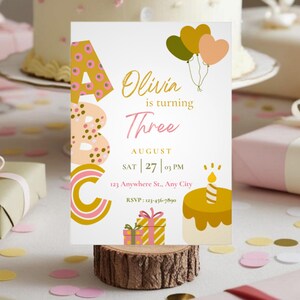 Invitation anniversaire numérique enfant jaune, abc alphabet anniversaire fille, 2ans, 3ans, 4ans, 5ans, modèle canva modifiable, fête ABC