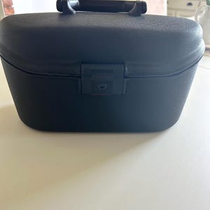 Vintage Royal Traveller by Samsonite Hard Shell Vanity Case – Black  with Original Keys