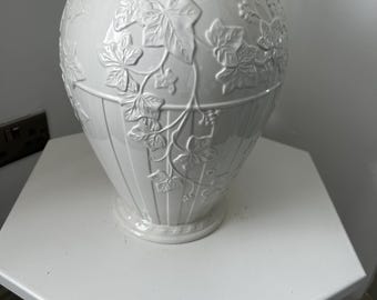 Vintage  Large Wedgwood Classic Garden Cream  Ivy Embossed Vase Fine Earthenware