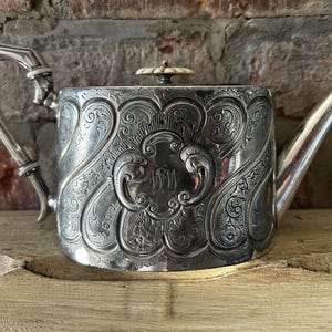 Antique George Travis & Co Silver plated Decorative Tea pot 1867