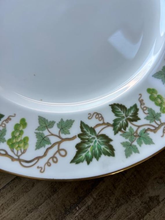 Vintage Wedgwood Santa Clara Bread Plate: Green Ivy Vine Bone