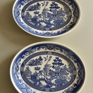2 Vintage  BILTONS Blue and White Oriental 30cm platters  in very good condition