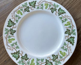Vintage Wedgwood Santa Clara Brotplatte: Grüne Efeuranke aus Bone China