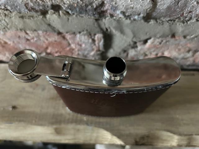 ヴィンテージレザーステンレススチールヒップフラスコ 6オンス - Etsy 日本