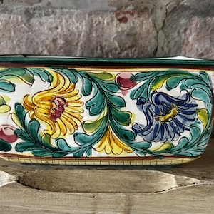 Jardinera pequeña italiana vintage hecha a mano con diseño floral.