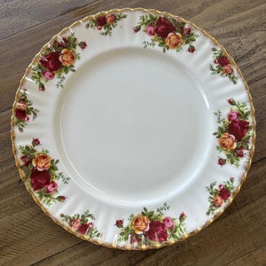 Vintage Royal Albert Old Country Roses Plate: 1960s Bone China