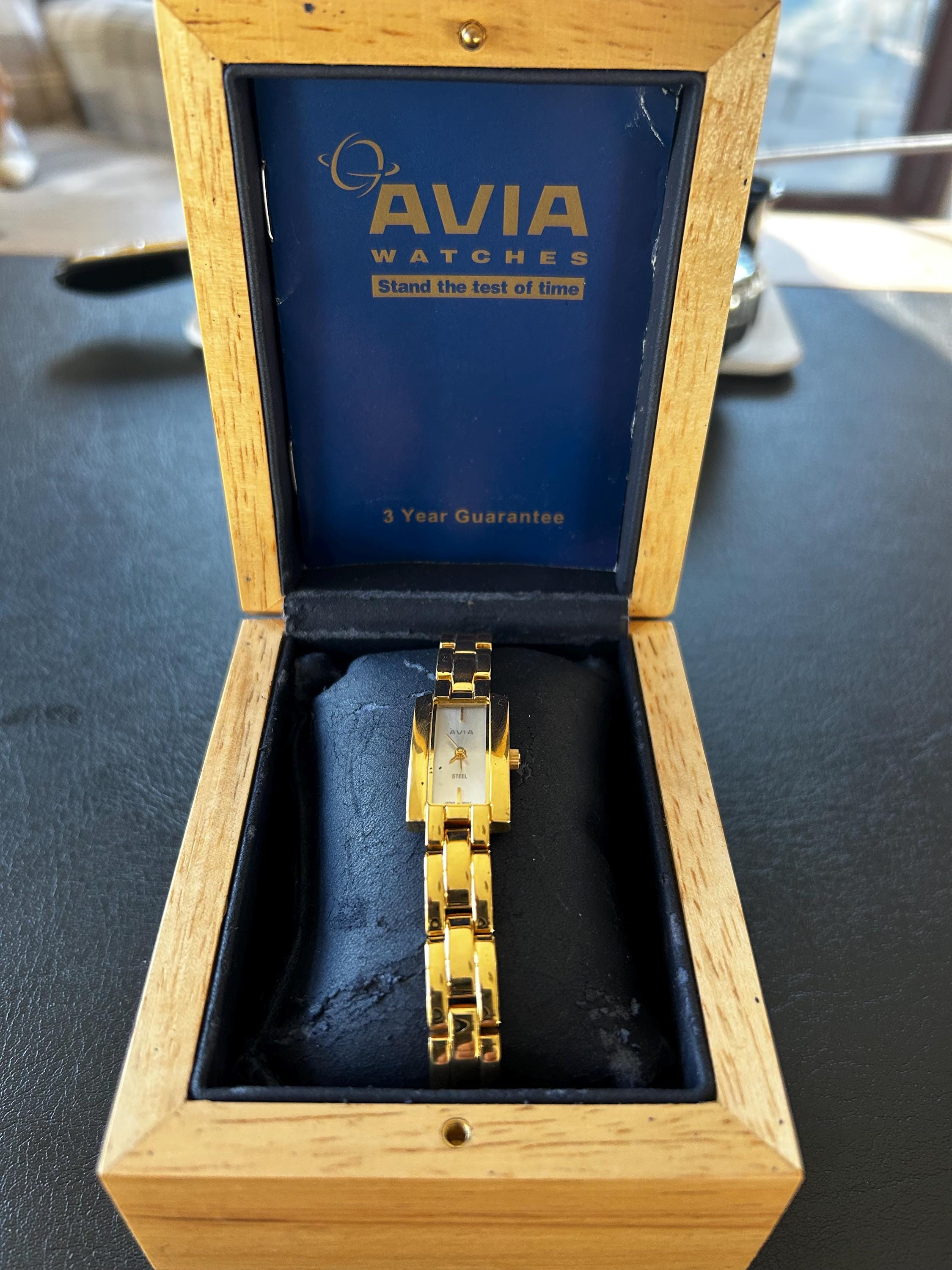 アヴィア　ゴールド　腕時計 Avia Gold Watch - Etsy