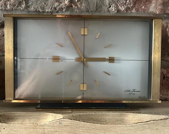 Vintage 1970's Seth Thomas Battery Mantle Clock, For Spares or repair