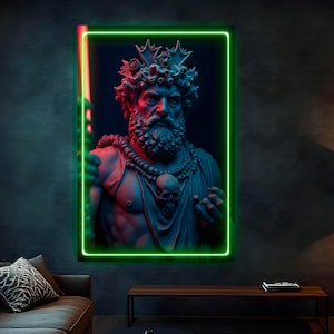 Peut inclure: Impression d'art encadrée représentant un buste d'homme barbu couronné et orné d'un collier de crâne, éclairé en rouge et bleu. L'œuvre est encadrée d'un bord néon vert vif, créant un contraste saisissant sur fond sombre.