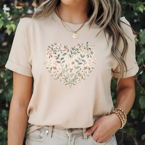Floral Heart Unisex Tee, Casual T-Shirt for Nature Lovers, Soft Cotton Shirt for Every Day, Gift for Birthdays, Love & Friendship