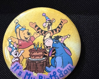 Winnie The Pooh inspiriertes Geburtstagsabzeichen