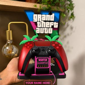 GTA 6-inspirerat kontrollstativ | Vice City-speldekor | PS5- och Xbox-kontrollhållare | Gamerpresent | 3D-utskrivet speltillbehör