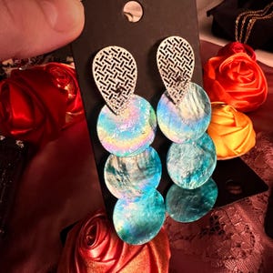 Pendientes GOTAS DE TURQUESA. Nácar natural, acero inoxidable que no se decolora. Ligeros como una pluma.