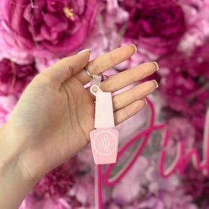 Porta-chaves NFC com frasco de esmalte – Cartão de visita digital inteligente para manicure – Chaveiro de gel 3D para presente