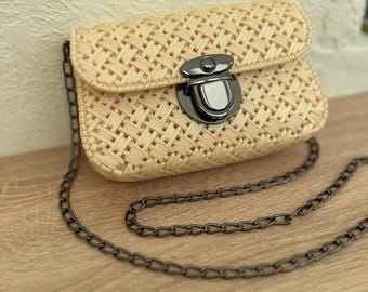 Handmade Crochet Crossbody Bag – Beige Woven Design