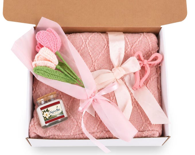 Nana Bee Blush & Bloom Candle Set, Candle