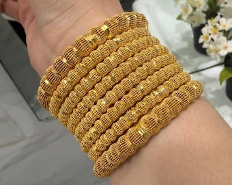 8Pcs Premium Gold Plated Bangles for Weddings – Lightweight Traditional Bridal Chooriyan | 24k High Quality Gold Replica (Real Gold color)