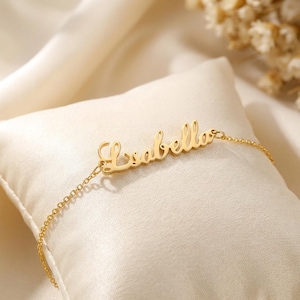 Namensarmband aus Gold · Zartes Namensarmband aus 14-karätigem Gold · Personalisiertes Namensarmband · Geschenk in Schreibschrift · Muttertagsgeschenk