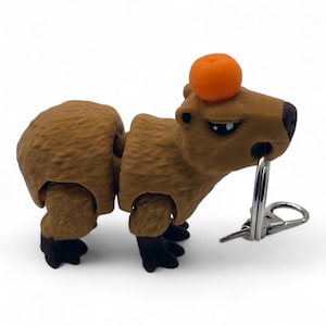 Capybara Keychain with Orange – Cute Animal Keyring – 3D Printed Capybara Gift – Funny Handmade Accessory – Miniature Pet Toy
