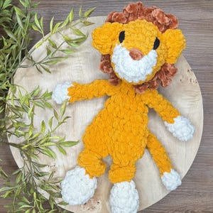 Gehäkelter Löwe Snuggler & Lovey | Handgemachter Löwe Lovey | Safari Kinderzimmer Geschenk