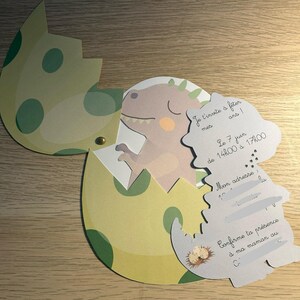 Carte d’anniversaire dinosaure à imprimer – Œuf surprise dinosaure – Printable enfant PDF – Carte drôle et originale – Canva à télécharger