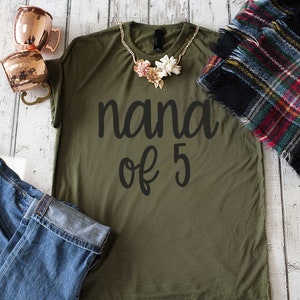 Nana Gift / Nana shirt / Gift for Grandma / Custom grandmother shirt / Nana t-shirt / Birthday gift for nana / Cute grandma shirts / tops