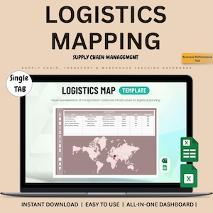 Può includere: Un laptop mostra un modello di mappa logistica con una mappa del mondo e tabelle di dati. Lo schermo mostra le parole "LOGISTICS MAPPING" e "SUPPLY CHAIN MANAGEMENT." Il testo aggiuntivo include "DOWNLOAD IMMEDIATO | FACILE DA USARE | CRUSCOTTO TUTTO-IN-UNO."