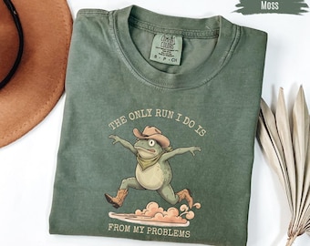 Comfort kleuren grappige kikker shirt, de enige run die ik doe is van mijn problemen Cowboy Frog Meme Tee, western cowgirl cadeau, angst humor T-shirt