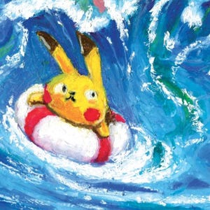 Pu&ograve; includere: Un dipinto vibrante di Pikachu in un salvagente rosso e bianco, che galleggia in un mare blu. L'opera presenta pennellate audaci e uno stile giocoso e fumettistico, catturando l'essenza del personaggio popolare.