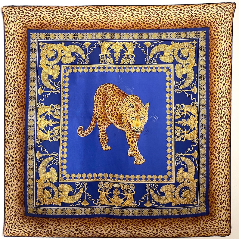 Square scarf