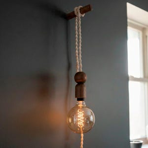 Plug In Pendelleuchte, Walnussholz Wandleuchte, Boho Nachttischlampe, verstellbares Leselicht
