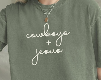 Camiseta de vaquero y Jesús, camiseta de colores cómodos, camiseta cristiana de vaquera, regalo cristiano para ella, camiseta de fe occidental