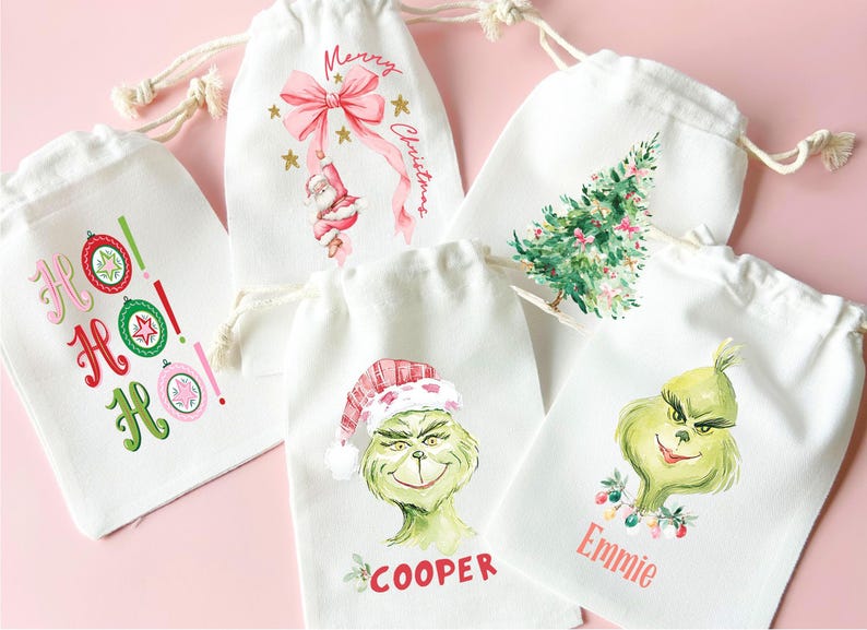 Personalized Christmas Drawstring Bag Custom Name Holiday Gift Pouch Classroom Party Favor Bags Kids Treat Storage Container Reusable Cotton Fabric White Material Festive Design Teacher Gift Idea Holiday Celebration Essential Secure Closure