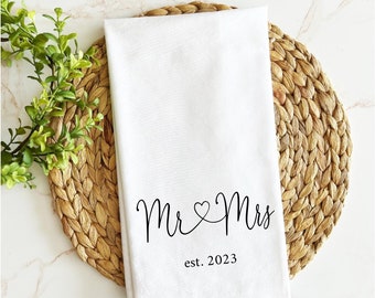 Mr. and Mrs. towel, personalized tea towel, custom tea towel, wedding gift for newlyweds, bridal shower gift, wedding gift