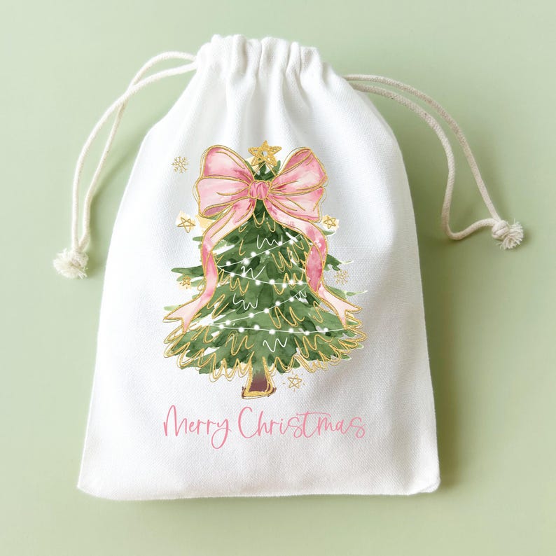 Christmas Party Favor Bags Drawstring Closure System Personalized Name Cotton Fabric Gift Wrapping Holiday Celebration Supplies Tree Pattern Design Pink Bow Accent Custom Present Packaging Reusable Eco Friendly Alternative Stocking Stuffer