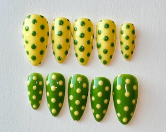 Uñas postizas de lunares/Uñas retro/Uñas amarillas y verdes/Uñas vintage bonitas/Uñas postizas hechas a mano/Uñas reutilizables y divertidas/Uñas primaverales