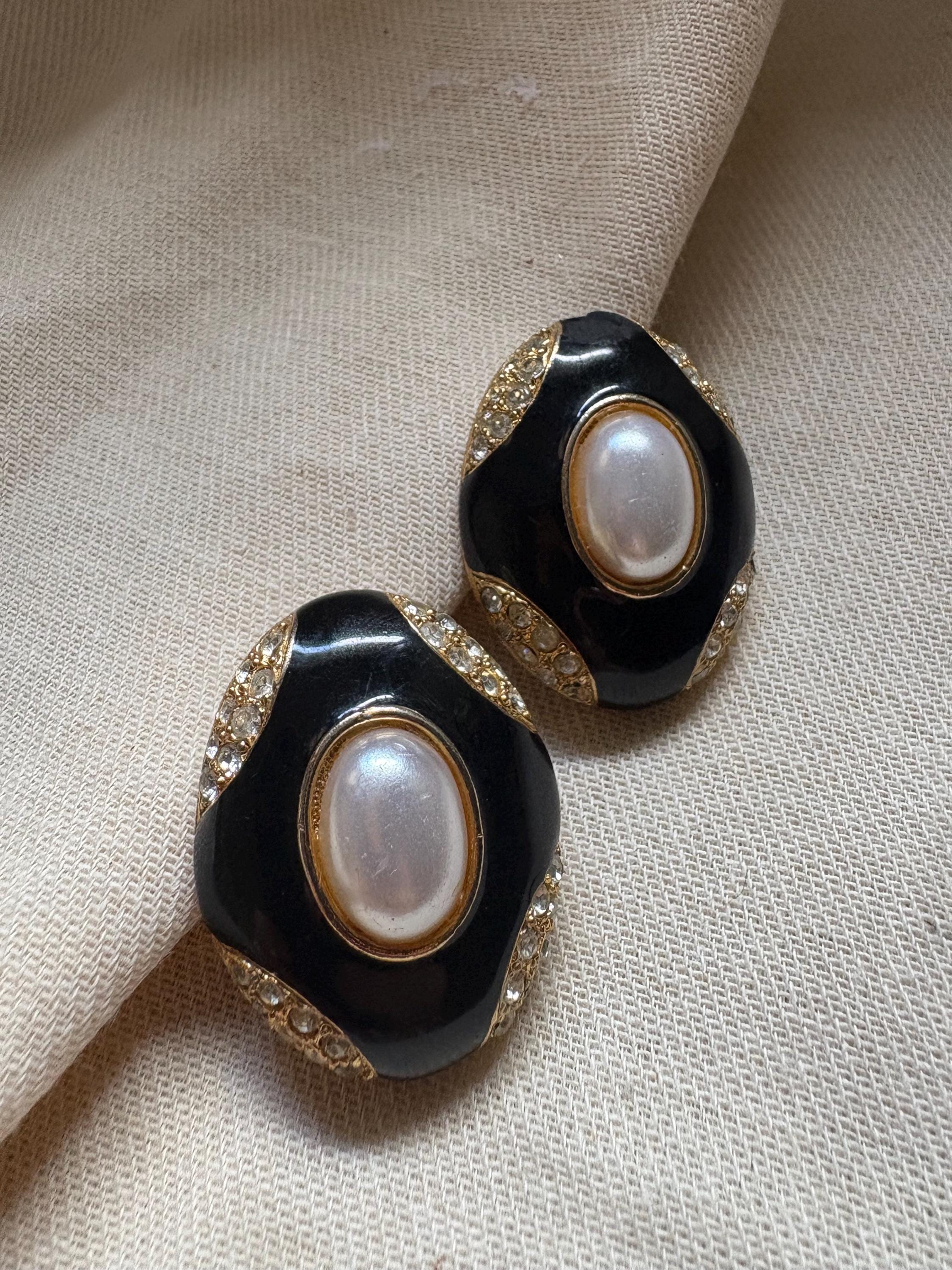 Orecchini Clip Dorato Piccolo Perla Bianco 10MM Class Retr&ograve;