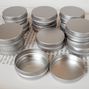 Small Silver Metal Tin: 15ml Round Storage Box
