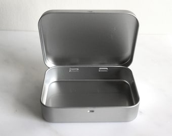 Silver Metal Hinged Tin Box: Playing Card Storage (150ml)