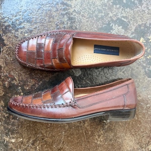 90s dress shoes 90s Square Toe Flat Shoes in Patent Liqueur