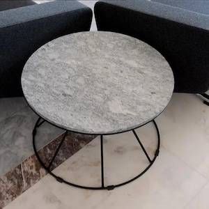 Handcrafted Travertine Round Table – Silver Vein Cut Natural Stone – Ø60cm Coffee Table