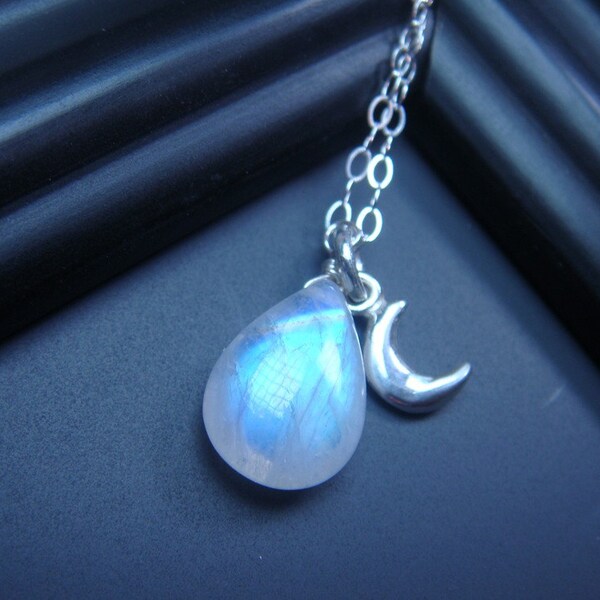 Under the Moonlit Sky Rainbow Moonstone Sterling Silver Necklace