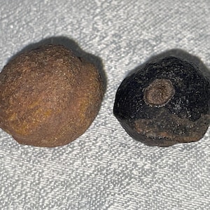 Moqui Marbles pair, male and female, total 23g. Natural Moqui Marbles