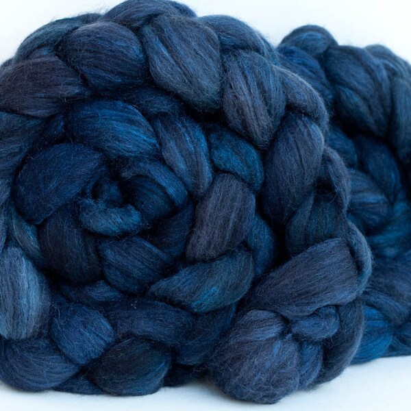 RISERVATO per ronisher1 ~ Merino, merino superwash e top di seta dipinto a mano pettinato (roving): notte d'inverno, 4 oz