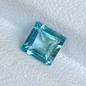 Sleek Blue Aquamarine Gemstone, Square Baguette Cut Natural Blue Gem, Loose Gemstone for Minimalist Jewelry Making, 0.77ct, 5.85x5.70x3.5 mm
