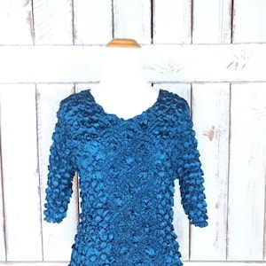 90er Vintage blau dehnbarer Pullover tailliert Bluse Shirt/leichtes seidiges blaues Top/Einheitsgröße